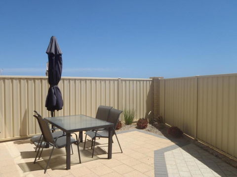 Port Denison Beach Resort - Accommodation Mermaid Beach 4
