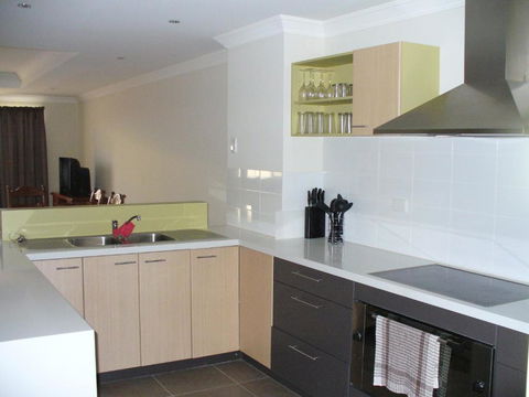 Port Denison Beach Resort - Accommodation Mermaid Beach 6