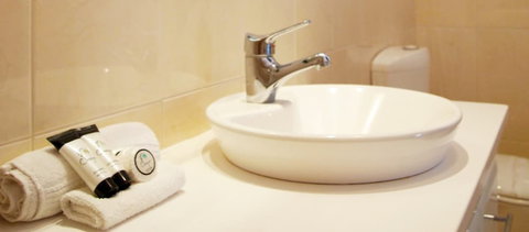 Hilton Motel - Accommodation Mermaid Beach 3