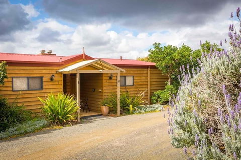 Bimbadeen Estate - Accommodation Mermaid Beach 0