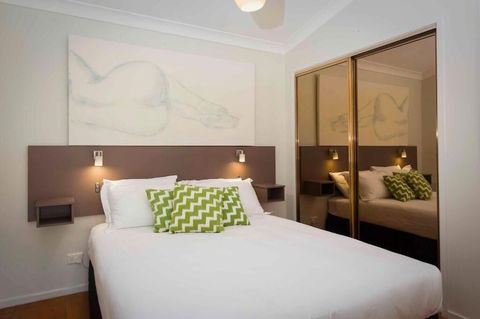 Bimbadeen Estate - Accommodation Mermaid Beach 2