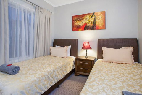 Hahndorf House B&B - Accommodation Mermaid Beach 6