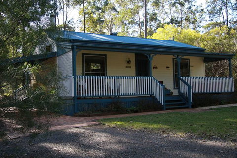 Telegraph Retreat Cottages - Accommodation Mermaid Beach 1