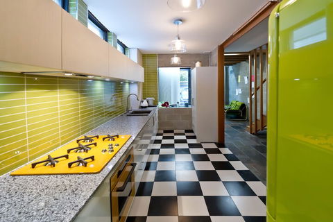 Retro House - Accommodation Mermaid Beach 4