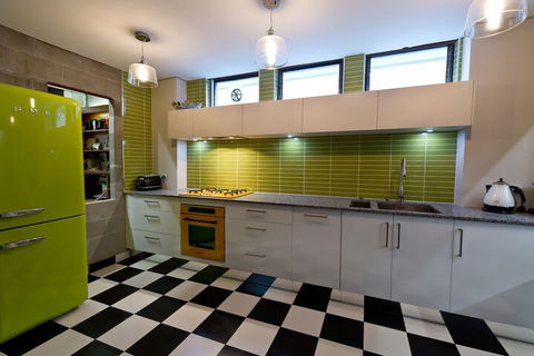 Retro House - Accommodation Mermaid Beach 3