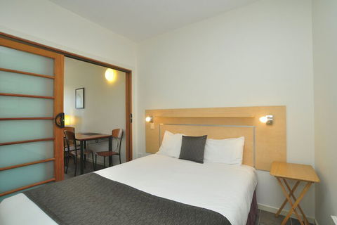 Lennox Holiday Apartments - Accommodation Mermaid Beach 5