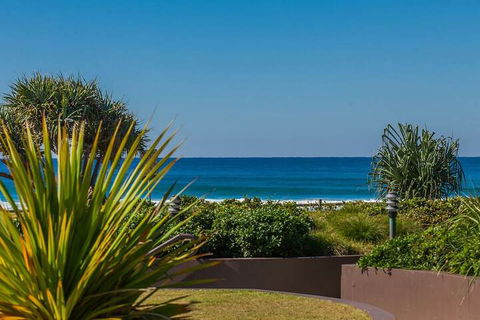 Lennox Holiday Apartments - Accommodation Mermaid Beach 6