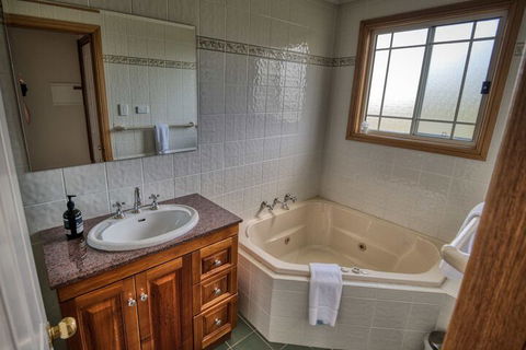 Cottages On Lovedale - Accommodation Mermaid Beach 4
