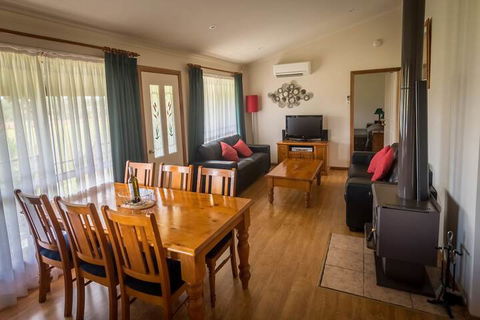 Cottages On Lovedale - Accommodation Mermaid Beach 7
