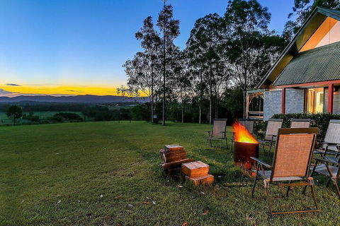 Vineyard Hill - Accommodation Mermaid Beach 2