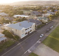 Port Elliot Beach House YHA Hostel - Accommodation Mermaid Beach