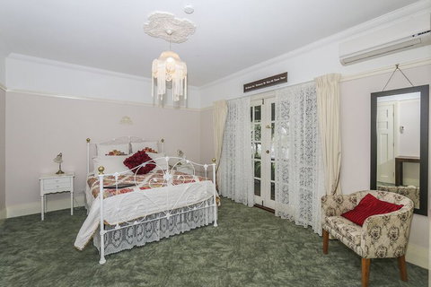 Rosebridge House Bed & Breakfast Adult Retreat - Accommodation Mermaid Beach 7