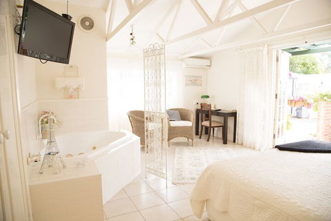 Rosebridge House Bed & Breakfast Adult Retreat - Accommodation Mermaid Beach 6