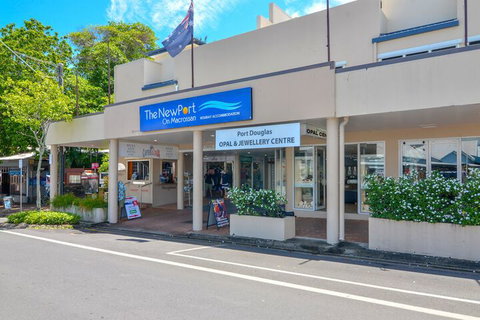 The Newport On Macrossan - Accommodation Mermaid Beach 2