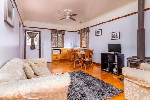 Cypress Ridge Cottages - Accommodation Mermaid Beach 4