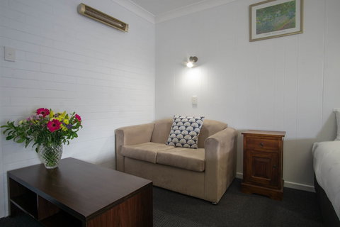Acacia Motor Inn - Accommodation Mermaid Beach 4