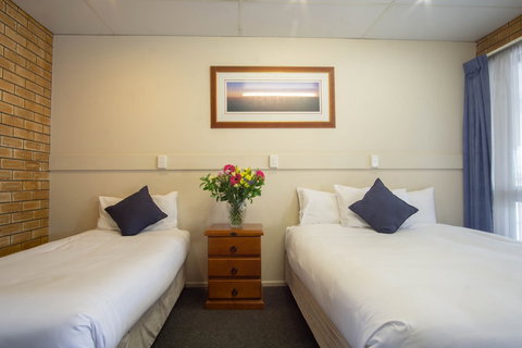 Acacia Motor Inn - Accommodation Mermaid Beach 3