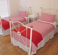 The Little Red Hen Bed  Breakfast - Accommodation Mermaid Beach