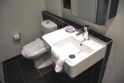 Astra Collins St. Docklands - Accommodation Mermaid Beach 3