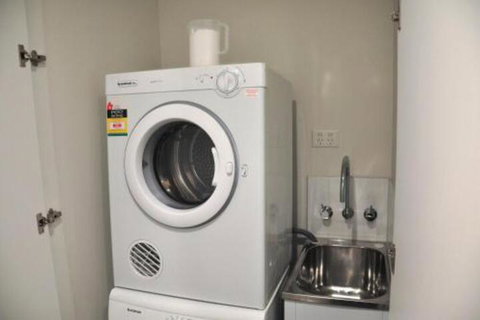 Astra Collins St. Docklands - Accommodation Mermaid Beach 4