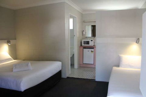 Central Coast Motel - Accommodation Mermaid Beach 4