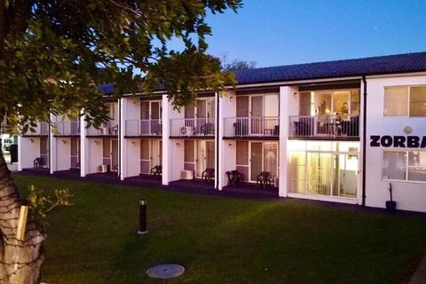 Zorba Motel - Accommodation Mermaid Beach 1