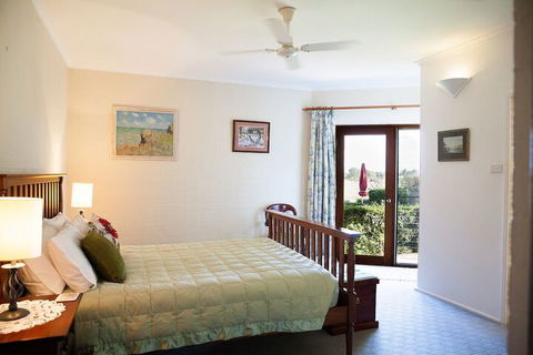 Burncroft Guest House - Accommodation Mermaid Beach 3