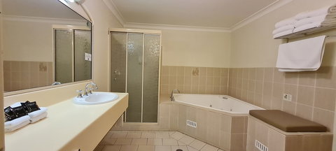 Golf Links Motel - Accommodation Mermaid Beach 6