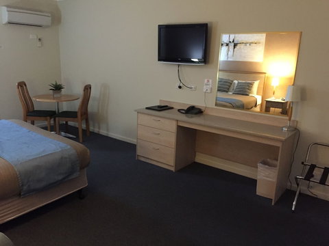 Golf Links Motel - Accommodation Mermaid Beach 5