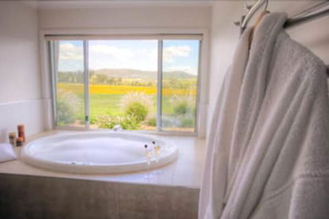 Azjure Studio Retreat - Accommodation Mermaid Beach 7