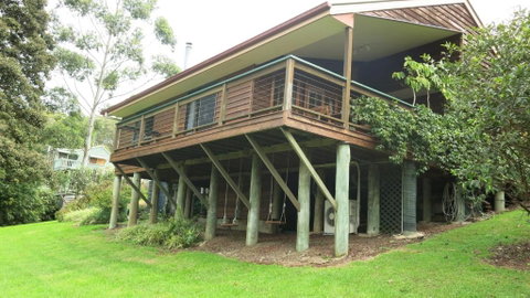 Ravensbourne Escape Cedar Lodge - Accommodation Mermaid Beach 2