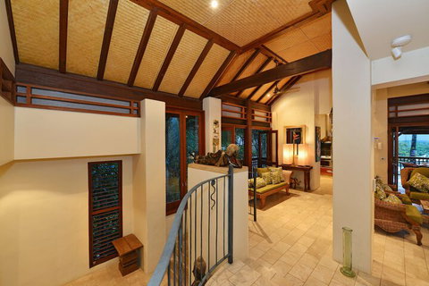 Monsoon Villa B - Accommodation Mermaid Beach 7