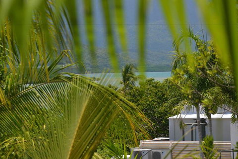 Monsoon Villa B - Accommodation Mermaid Beach 4