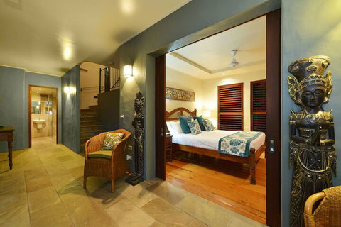 Monsoon Villa B - Accommodation Mermaid Beach 2