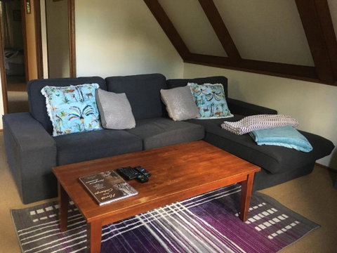 Dancing Waters Cottage - Accommodation Mermaid Beach 4
