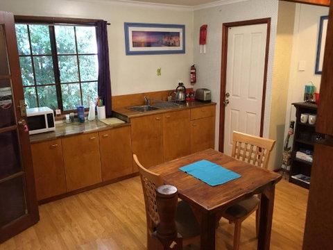 Dancing Waters Cottage - Accommodation Mermaid Beach 5