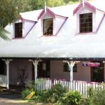 Dancing Waters Cottage - Accommodation Mermaid Beach 0