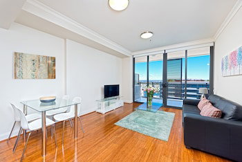 Astra Apartments Rhodes - Accommodation Mermaid Beach 6