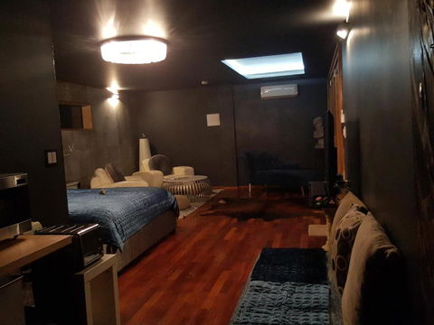 Mudstone Spa Retreat - Accommodation Mermaid Beach 4