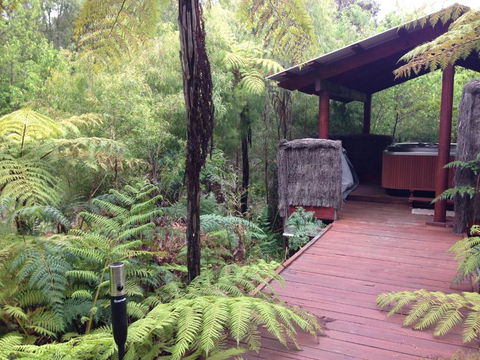 Mudstone Spa Retreat - Accommodation Mermaid Beach 3