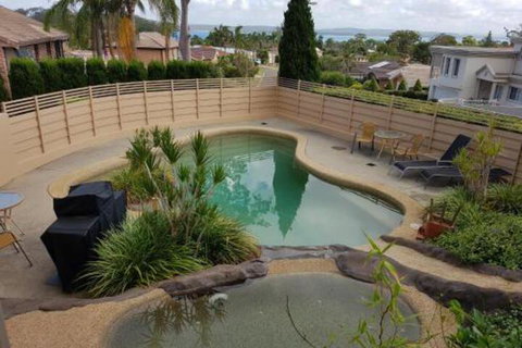 Corlette Poolside Getaway - Accommodation Mermaid Beach 3