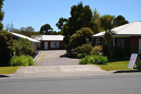Castaway Holiday Apartments - Accommodation Mermaid Beach 4
