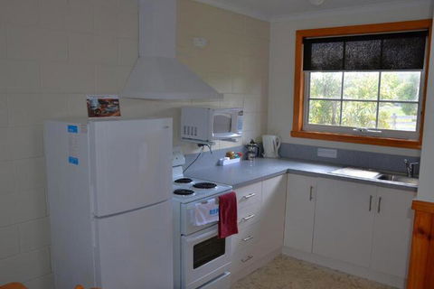 Castaway Holiday Apartments - Accommodation Mermaid Beach 6