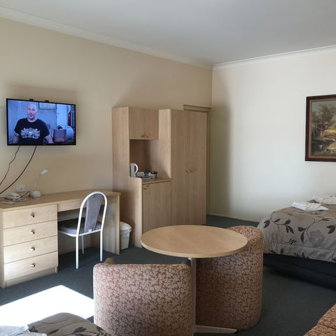 Country Gardens Motor Inn - Accommodation Mermaid Beach 4
