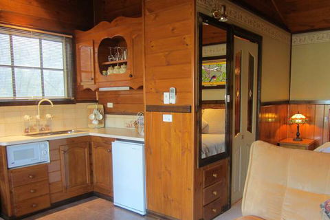Willowlake Cottages - Accommodation Mermaid Beach 7