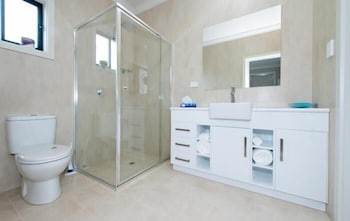 Renmark Holiday Apartments - Accommodation Mermaid Beach 5