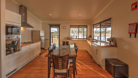 Sommerville Valley Tourist Park - Accommodation Mermaid Beach 4