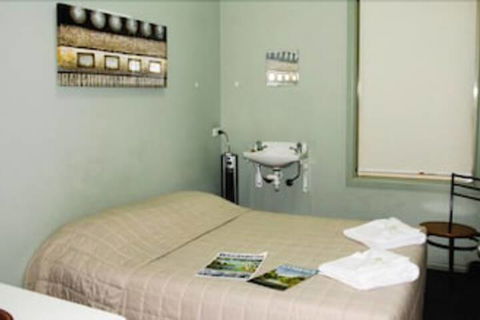 Imperial Hotel Cowra - Accommodation Mermaid Beach 2