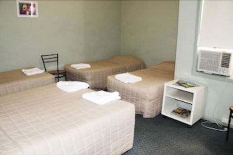 Imperial Hotel Cowra - Accommodation Mermaid Beach 3