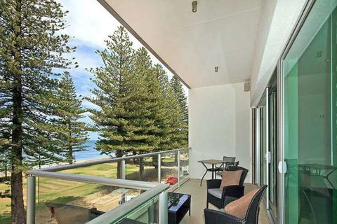 Breeze Beachfront Apartments - Accommodation Mermaid Beach 5